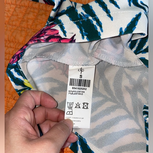 Tropical Shorts Romper - Size Small - Picture 5 of 7